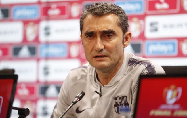Президент "Барселоны" не намерен увольнять главного тренера