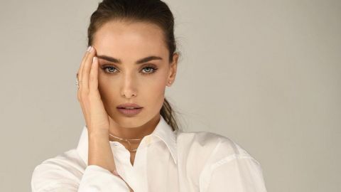 Не впізнати: Ксенія Мішина шокувала фанатів кардинальною зміною стилю