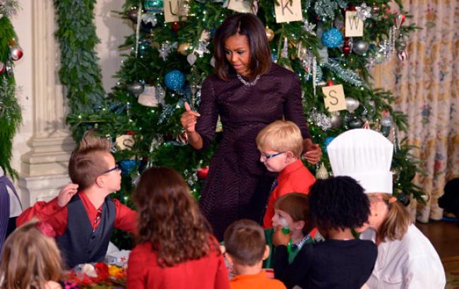 Мишель Обама поделилась своим рецептом пряничных человечков для рождественской елки