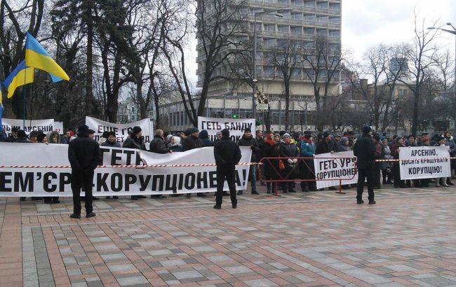 Митинг под Радой: протестующие перекрыли улицу Грушевского