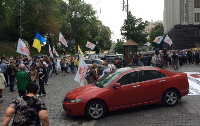 Активисты "Автомайдана" разблокировали движение под Кабмином