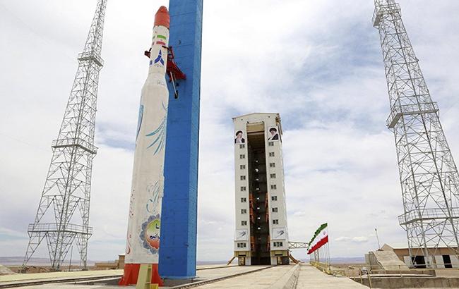 Иран успешно запустил спутниковую ракету в космос