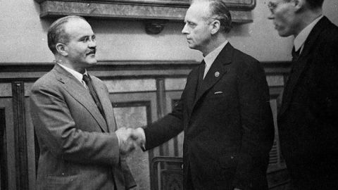 У Росії розсекретили архіви, пов'язані з пактом Молотова-Ріббентропа