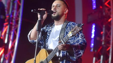 MONATIK показал трогательное видео подготовки к "Viva! Самые красивые 2018" с детьми