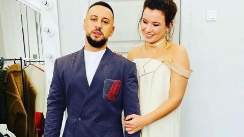 "Пример для всех": MONATIK очаровал редким солнечным фото с женой в США