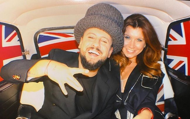 Модники нереальні: дружина MONATIK'а підкорила милим фото стильних синів