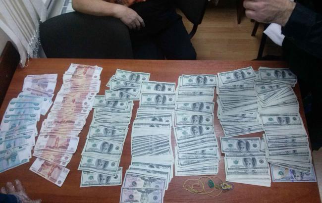 Украинец пытался вывезти из России более 760 тыс. долл