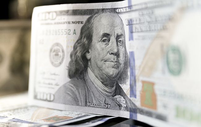 Курс доллара снова опустился ниже 25 гривен