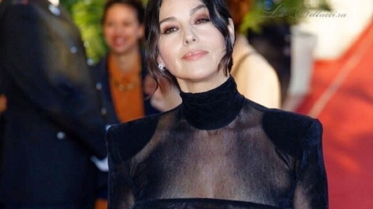 Она совершенна! Моника Беллуччи восхитила идеальной фигурой в роскошном платье