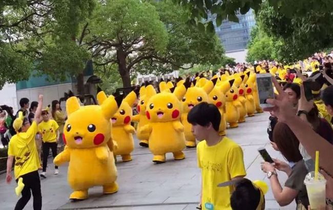 В Японии прошел парад покемонов Пикачу