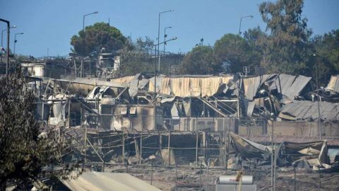 У згорілому таборі біженців у Греції спалахнула нова пожежа