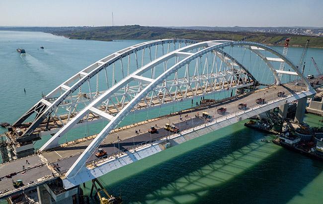 Нова НП на Керченському мосту: будівельник "пішов під воду"