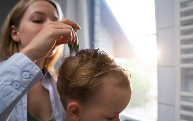 Чи можна дітям мити голову шампунем для дорослих: важливе пояснення