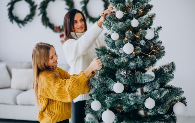 Новогодние праздники без пожара: как установить елку безопасно