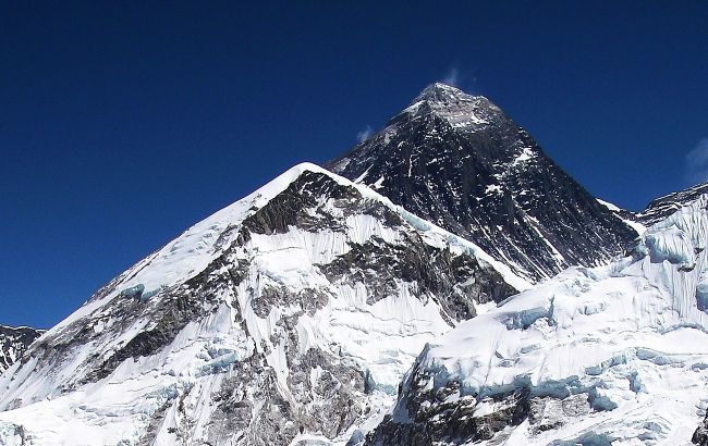 Высота Эвереста изменилась: появились новые результаты исследования