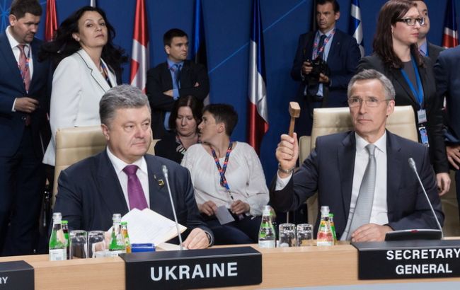 НАТО в декларации по саммиту в Варшаве обещает поддерживать реформы в Украине