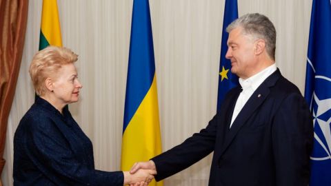 Порошенко та Грібаускайте обговорили загрози "Північного потоку-2"