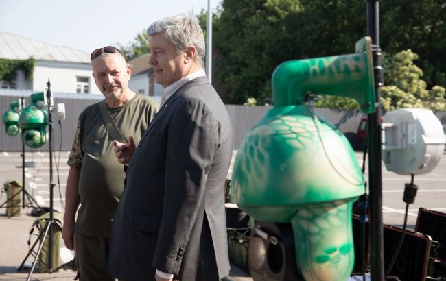 Порошенко презентував комплекс оптоелектронної розвідки, створений українськими фахівцями