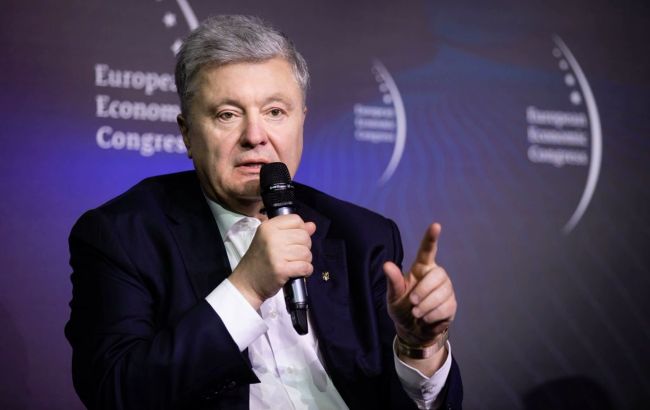 Порошенко про заморожування війни в Україні: має бути повна депутінізація Європи та світу