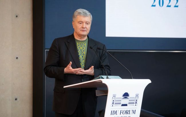 Порошенко призвал создать глобальную антипутинскую коалицию