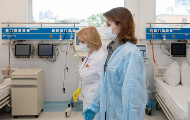 Фонд Порошенка передав в Олександрівську лікарню Києва 5 апаратів ШВЛ