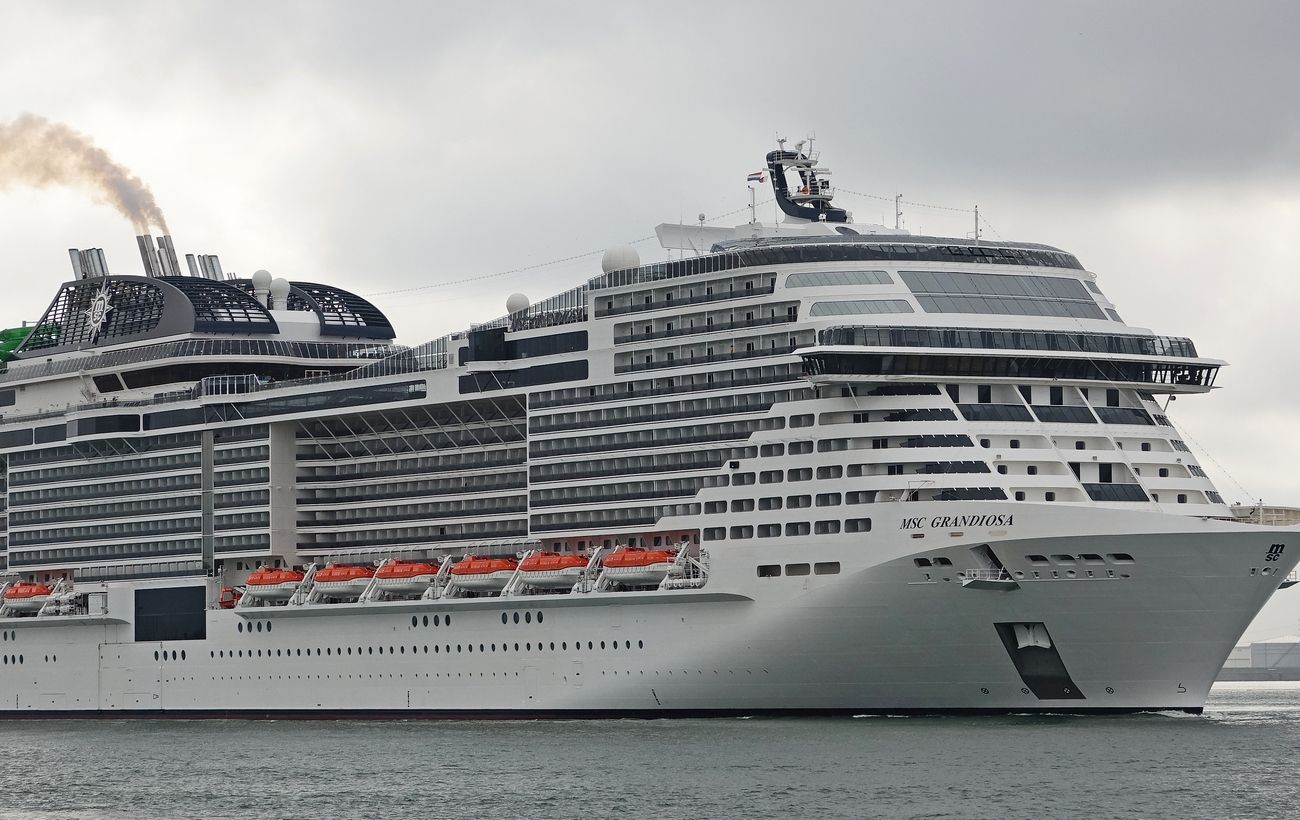 Коронавирус в мире на борту круизного лайнера в Италии