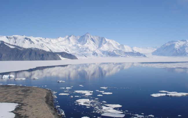 Втрата краси та морського льоду. Що може статися з Антарктидою через наплив туристів