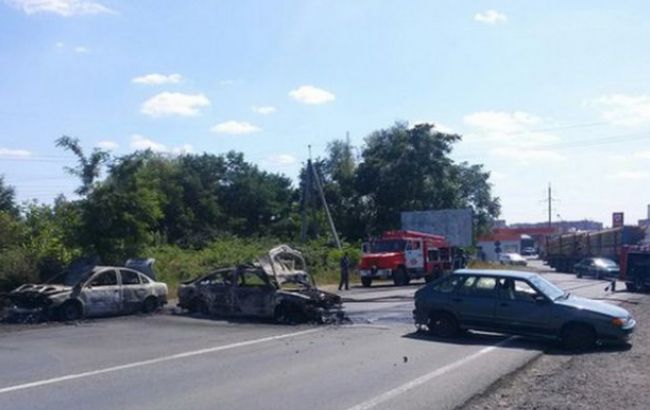 Перестрелка в Мукачево: пострадали 6 правоохранителей, повреждены 7 автомобилей