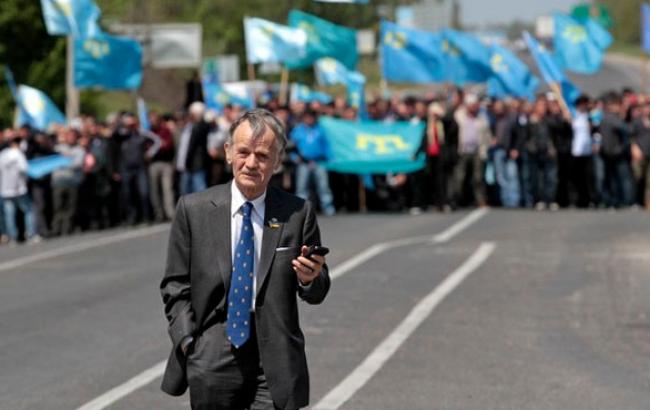 Лидер крымских татар стал героем новой книги о себе