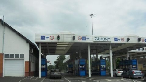 На кордоні з Угорщиною призупинять роботу пункту пропуску