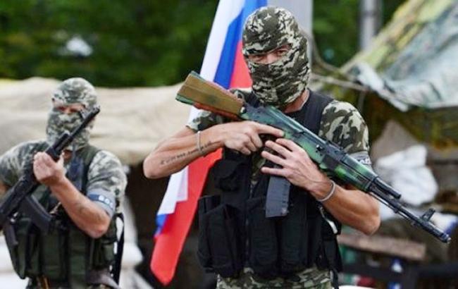 Боевик на Донбассе дезертировал из полка и взял в заложники местную жительницу, - разведка