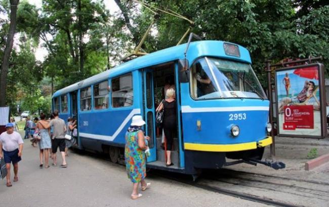 В одесском трамвае у семьи из Львова воры украли деньги на лечение ребенка