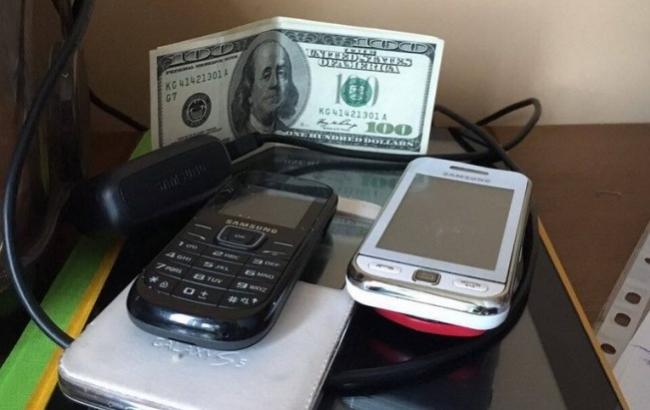 $1000 за гектар безкоштовної землі: на Закарпатті чиновників спіймали на хабарі