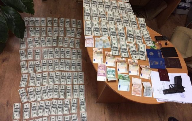 Во Львовской области на взятке задержали двух пограничников