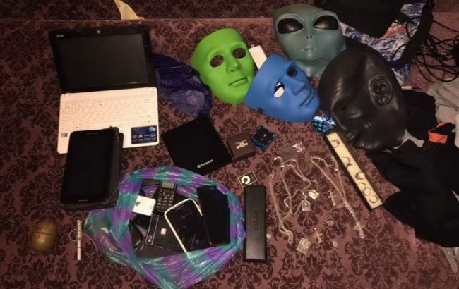 В Николаеве СБУ задержала группу рэкетиров с оружием и наркотиками