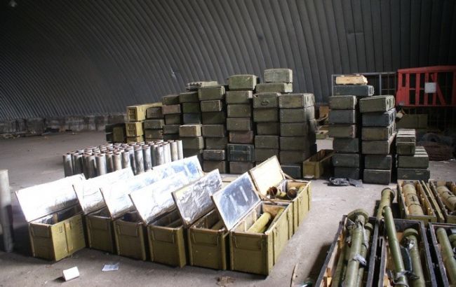 СБУ обнаружила большой арсенал оружия и боеприпасов под Запорожьем