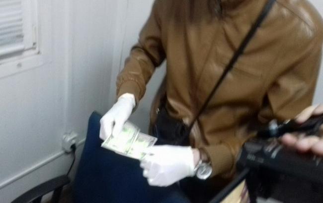 Во Львовской области разоблачили на взятке двух таможенников