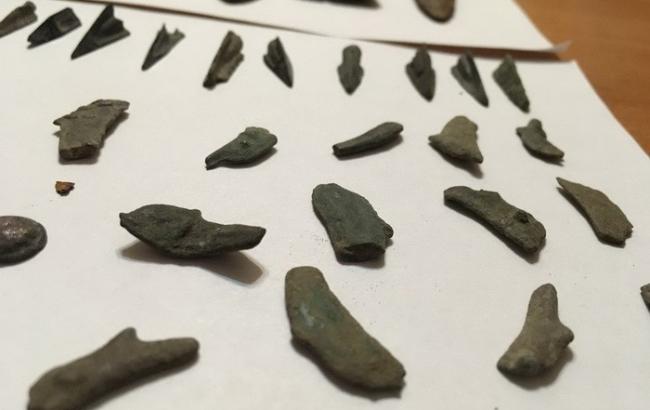 Украинец пытался вывезти в РФ антикварные изделия