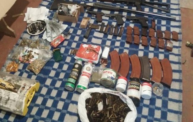 СБУ блокировала незаконную продажу оружия в Днепропетровской области