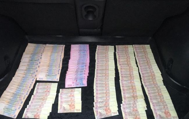 У Чернігівській області затримали на хабарі посадовця державної виконавчої служби