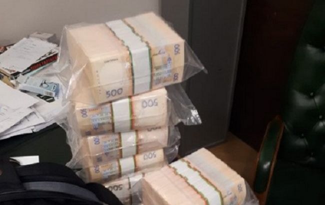 СБУ разоблачила вымогательство денег у владельцев столичного банка