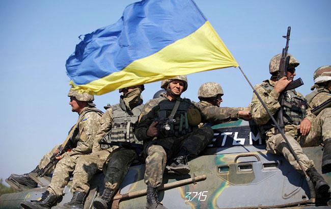 "Не нужно прятаться за спины": волонтер призвал протестующих в Киеве не упоминать армию