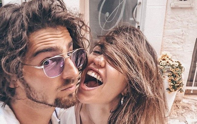 "Вы огонь!" Дантес похвастался жарким фото с Дорофеевой, засветив ее сочные формы