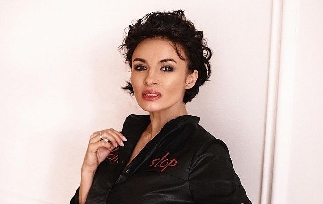 Надія Мейхер схвилювала мережу "квітковим" образом