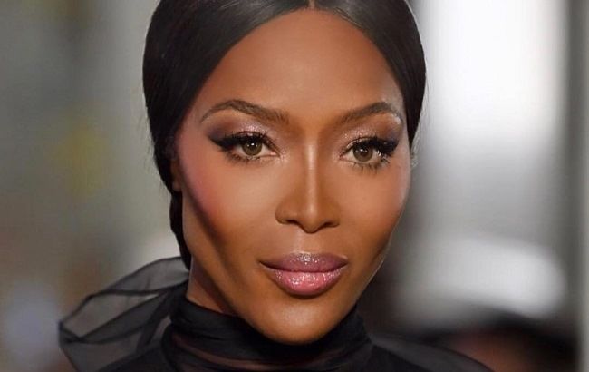 Королева ночи: Наоми Кэмпбелл блистает в эффектном наряде от Balmain