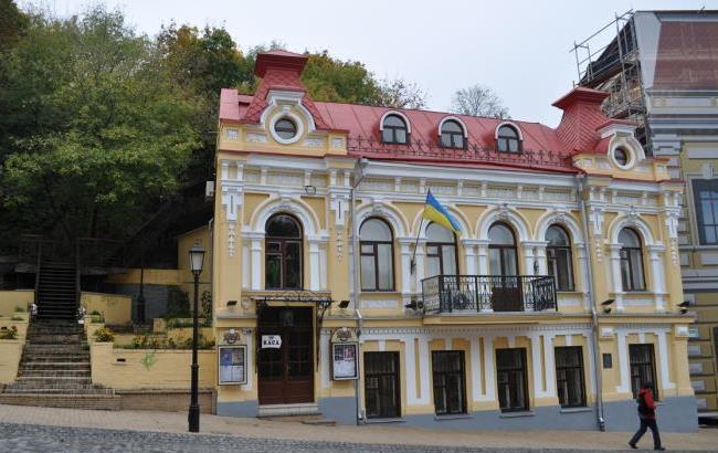 КГГА: Театр на Подоле откроют до конца года