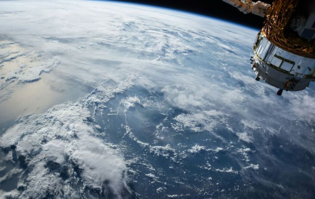 Захватывающие снимки. Этот популярный смартфон сделал фотографии Земли на высоте 37 км (фото)