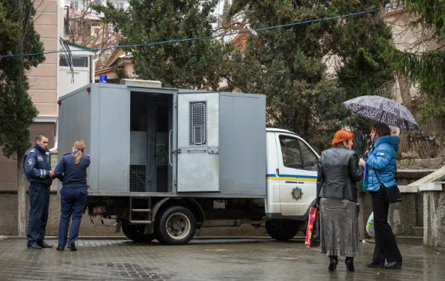 У Києві чоловік покінчив з собою в міліцейському автомобілі