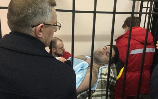 В сети отреагировали за нерешительность суда по делу Романа Насирова