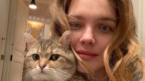 Інопланетна краса: Водянова заінтригувала прихильників загадковим фото